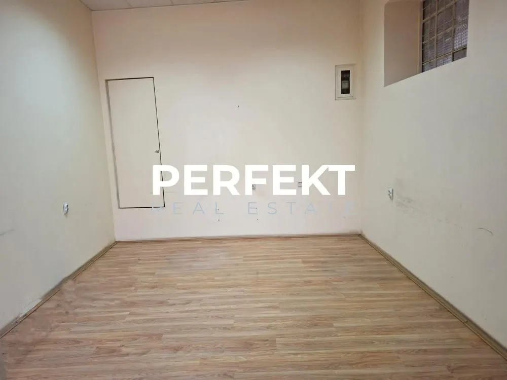 Izdavanje, poslovni prostor, 60m², Centar, Pančevo