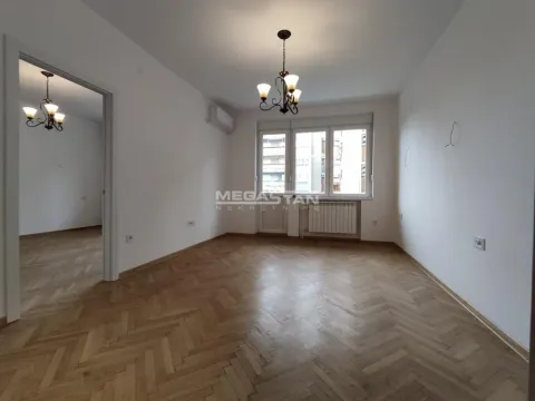 Izdavanje, trosoban stan, 80m², Savski Venac, Beograd