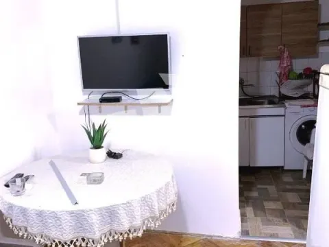 Rent, one bedroom apartment, 30m², Uciteljsko Naselje, Zvezdara Sve Podlokacije - image 3