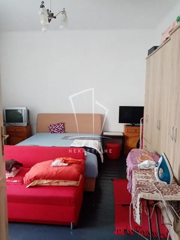 Prodaja, kuća, 91m², Zemun Kalvarija, Zemun Sve Podlokacije