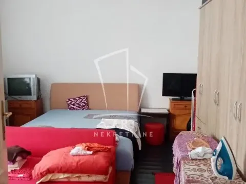 Prodaja, kuća, 91m², Zemun Kalvarija, Zemun Sve Podlokacije - image 5