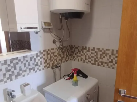 Izdavanje, jednosoban stan, 43m², City Kvart, Podgorica - image 9