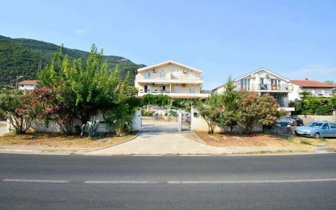 Sale, two bedroom apartment, 72m², Đenovići, Herceg Novi