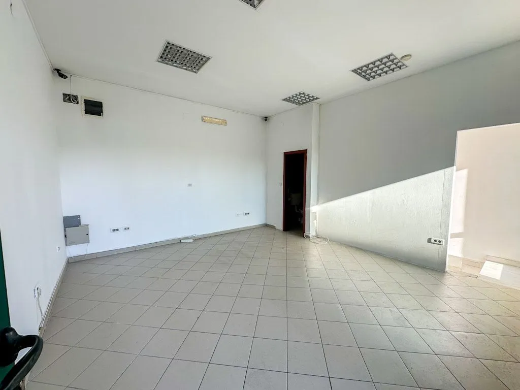 Rent, office space, 100m², Stari Aerodrom, Podgorica