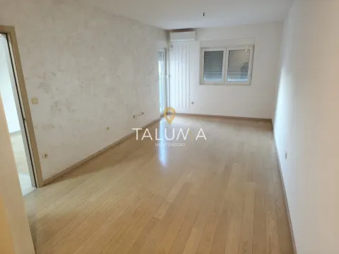 Izdavanje, jednosoban stan, 47m², City Kvart, Podgorica - image 2