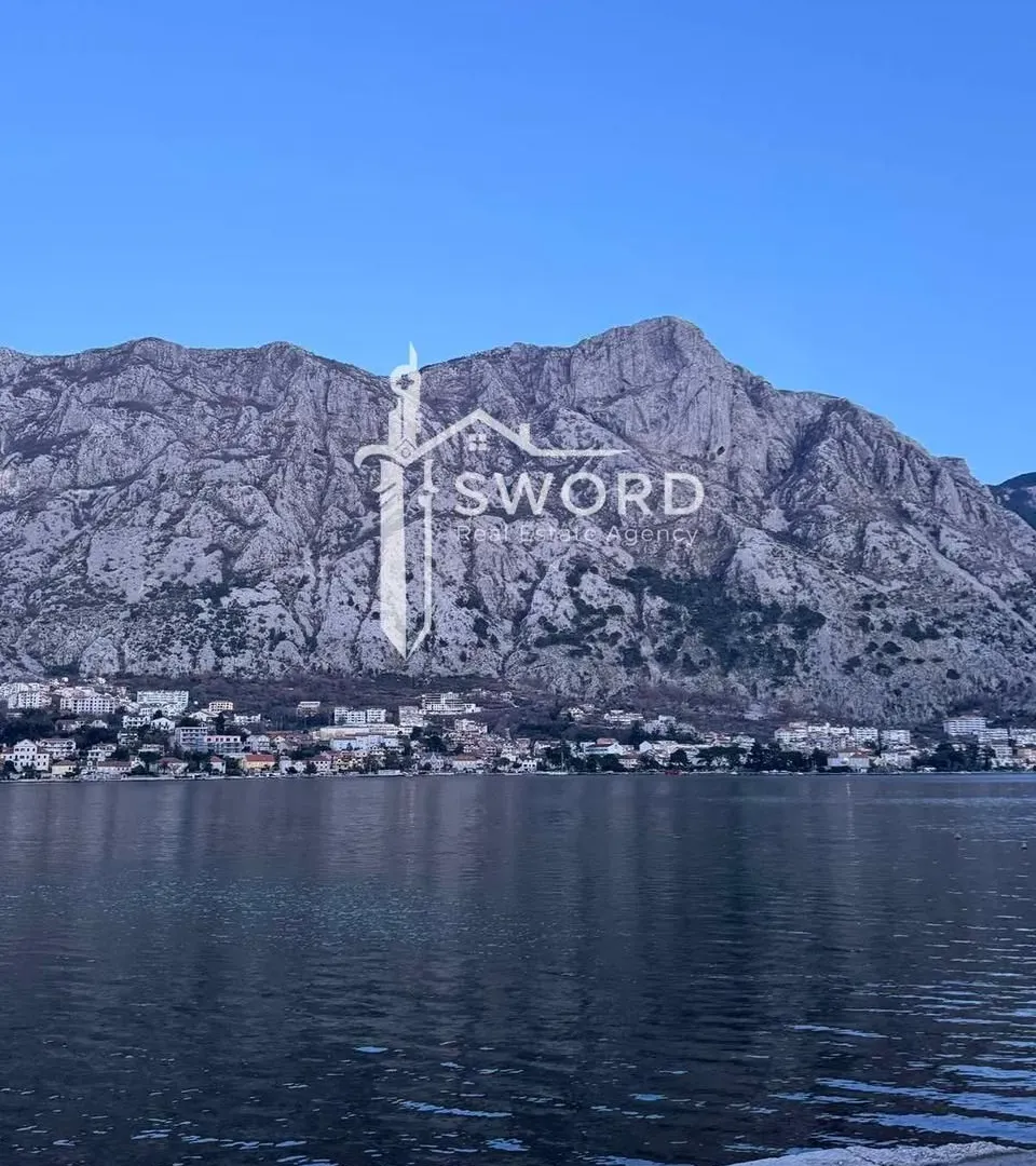 Prodaja, trosoban stan, 110m², Prčanj, Kotor