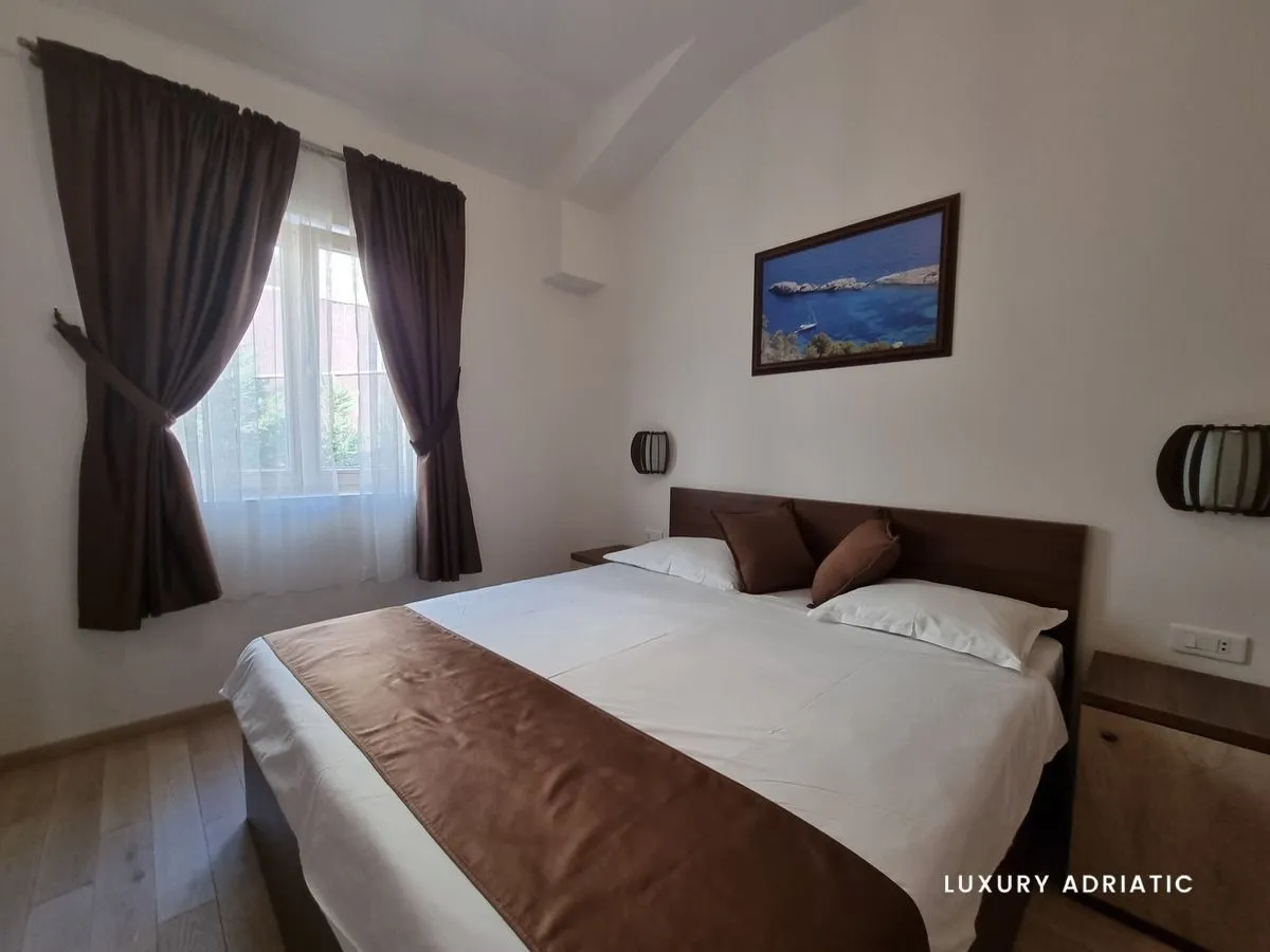 Sale, house, 1000m², Reževići, Budva
