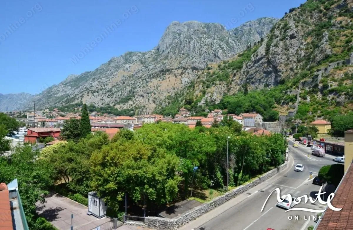 Prodaja,  ugostiteljski objekat, 960m2, Kotor