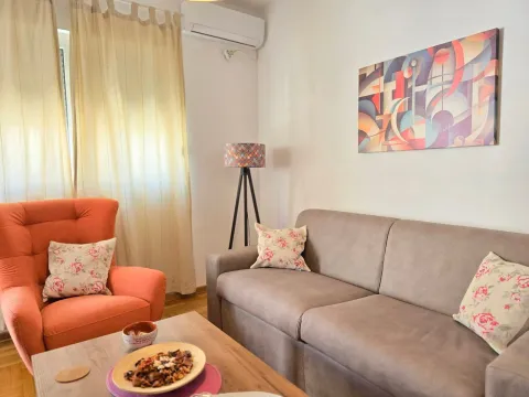Rent, one bedroom apartment, 47m², Budva, Crna Gora - image 18