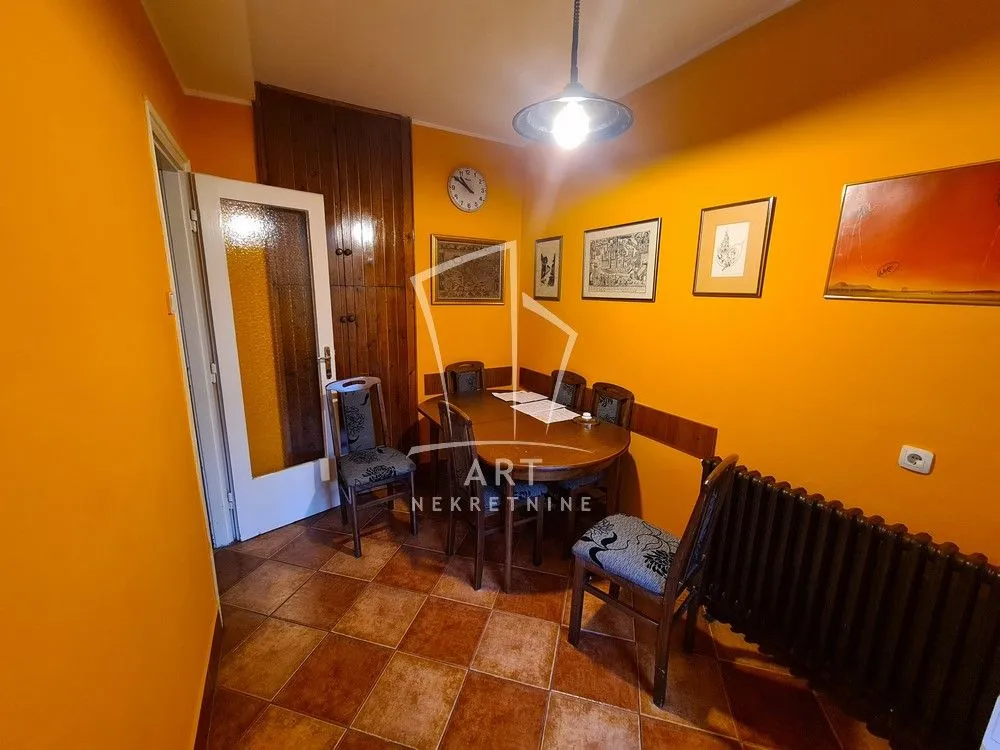 Izdavanje, trosoban stan, 72m², Vračar Sve Podlokacije, Beograd