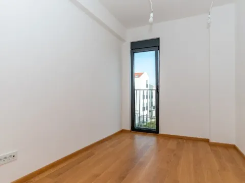 Izdavanje, stan, 173m², Zabjelo, Podgorica - image 2