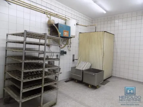 Izdavanje, poslovni prostor, 1500m², Donje Vidovo, Paraćin - image 21