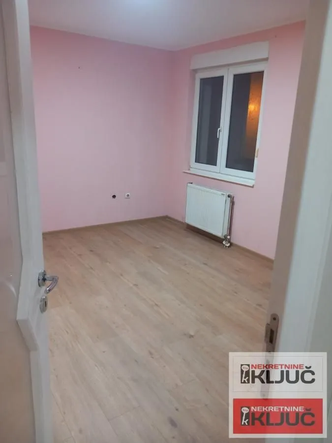 Prodaja, dvosoban stan, 44m², Bulevar Oslobodjenja, Novi Sad Sve Podlokacije