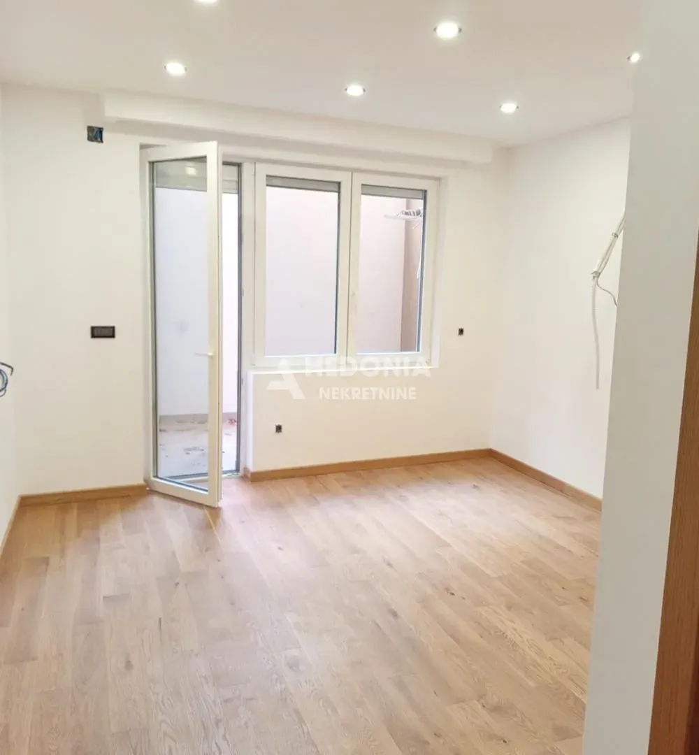 Prodaja, stan, 30m², Slavujev Venac, Zvezdara Sve Podlokacije