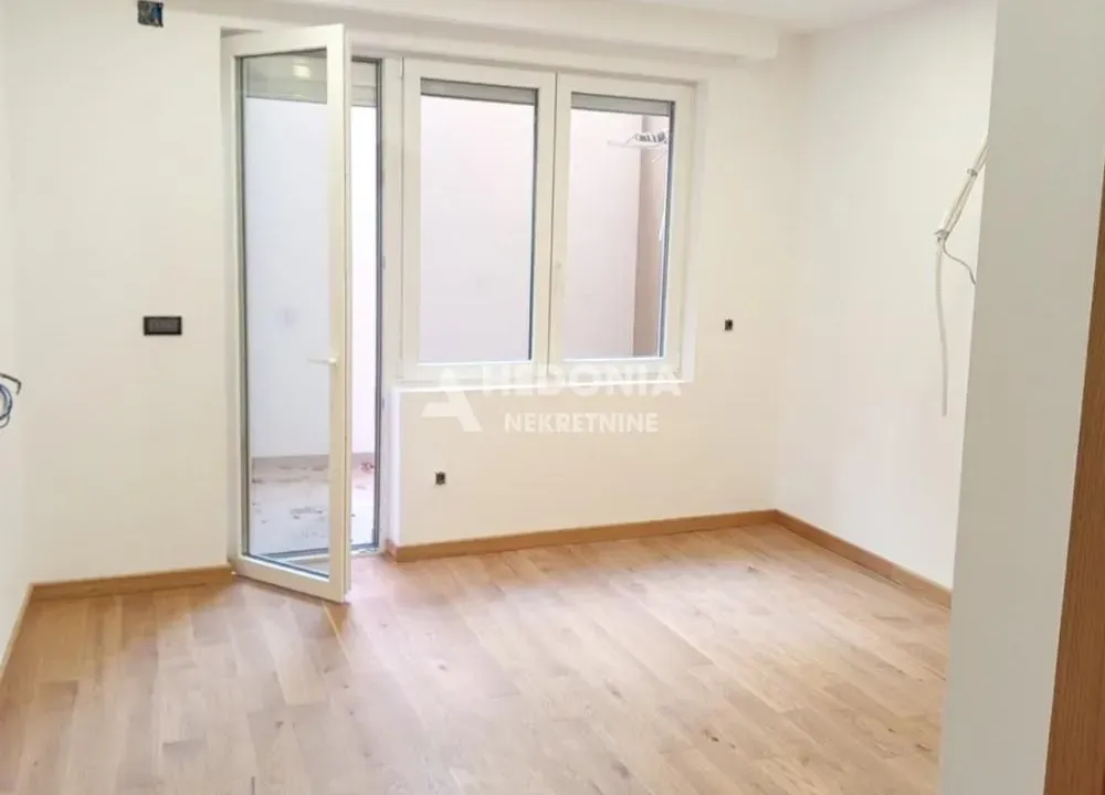 Prodaja, stan, 30m², Slavujev Venac, Zvezdara Sve Podlokacije