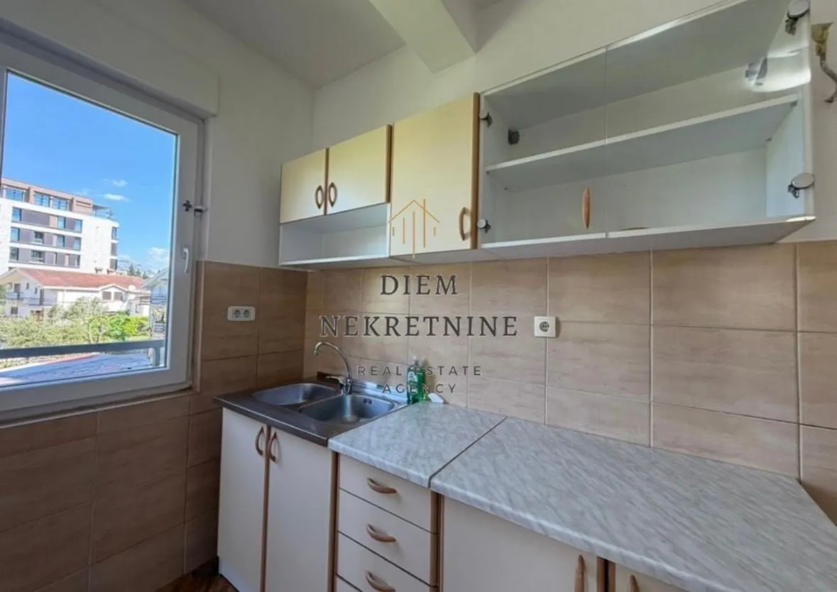 Rent, three bedroom apartment, 107m², Vezirov Most, Podgorica