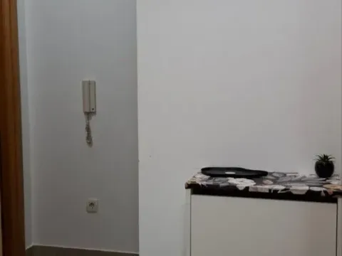 Izdavanje, jednosoban stan, 50m², Blok 9, Podgorica - image 19