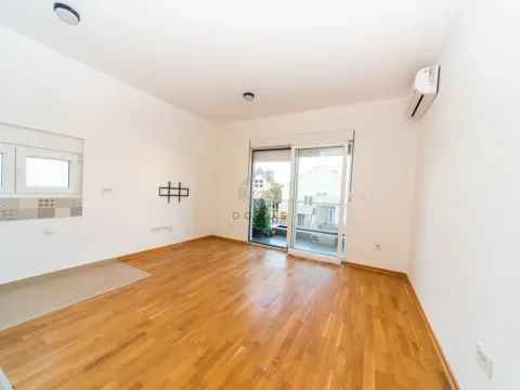 Izdavanje, jednosoban stan, 43m², Stari Aerodrom, Podgorica - image 2