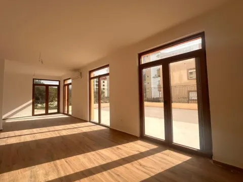 Sale, one bedroom apartment, 118m², Dobra Voda, Budva - image 5