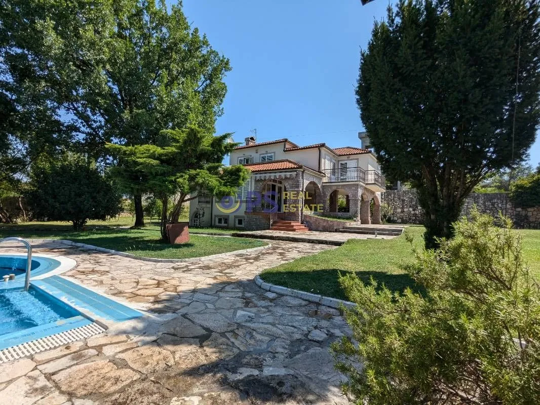 Prodaja, kuća, 400m², Podgorica, Crna Gora