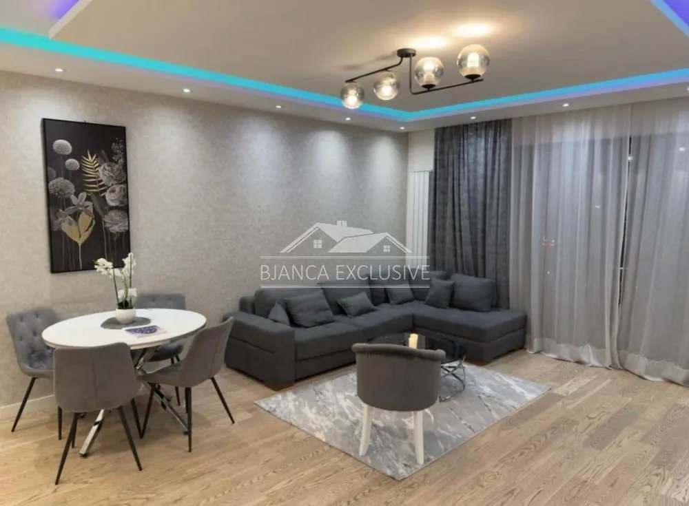 Prodaja, trosoban stan, 76m², Savski Venac, Beograd