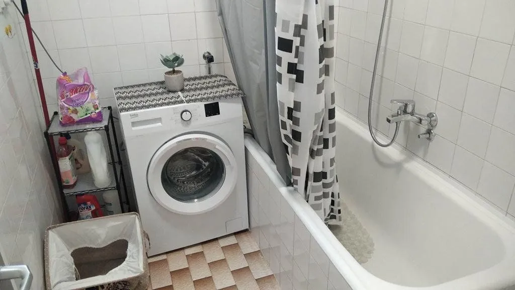 Izdavanje, dvosoban stan, 84m², Centar, Podgorica