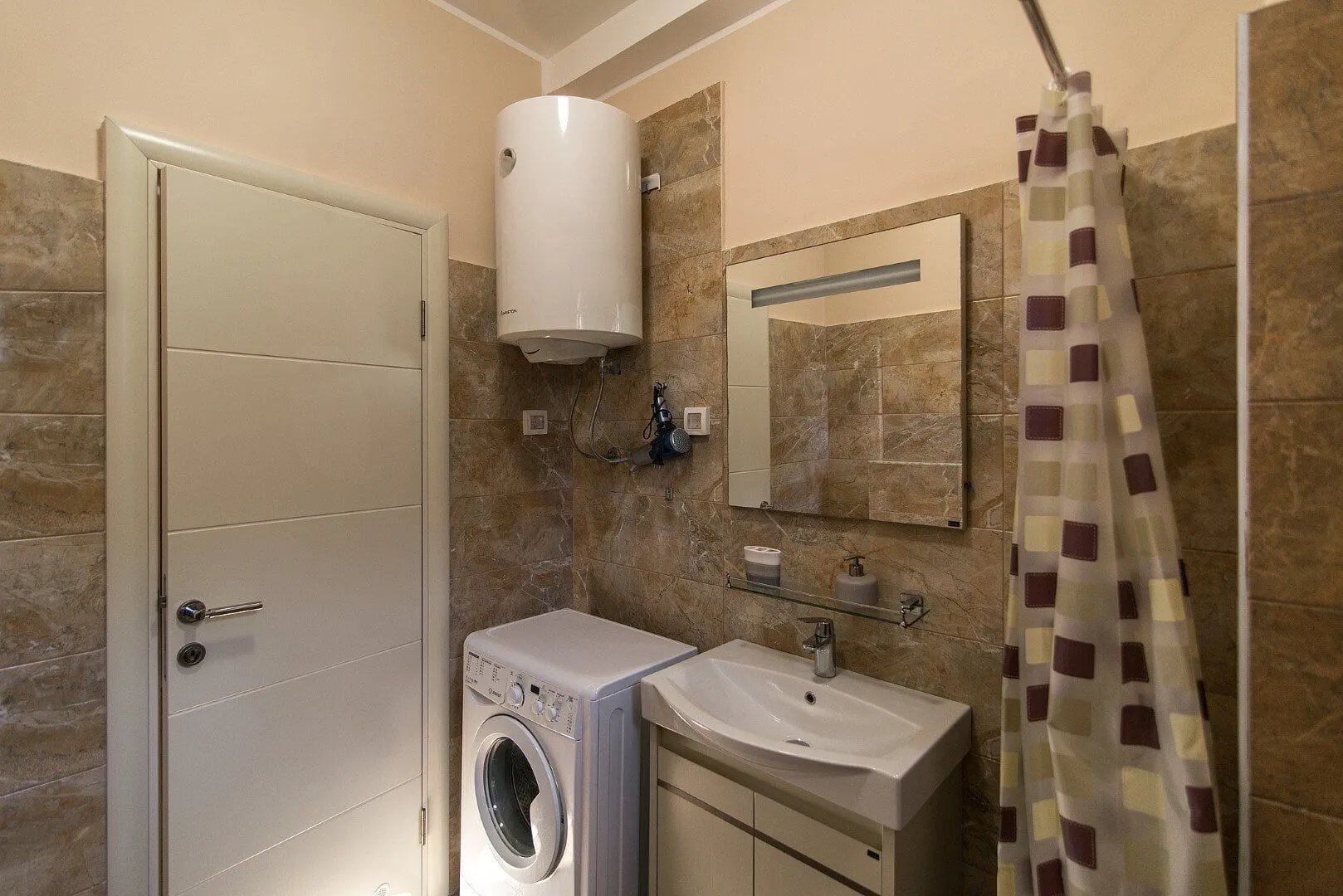 Prodaja, dvosoban stan, 92m², Bečići, Budva