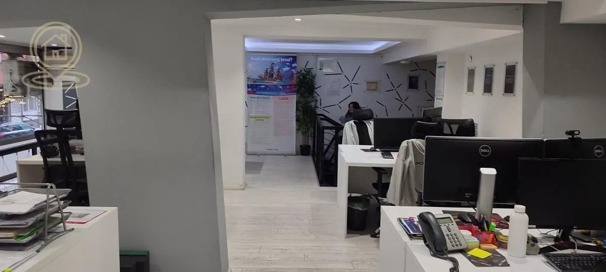 Sale, office space, 274m², Grbavica, Novi Sad Sve Podlokacije