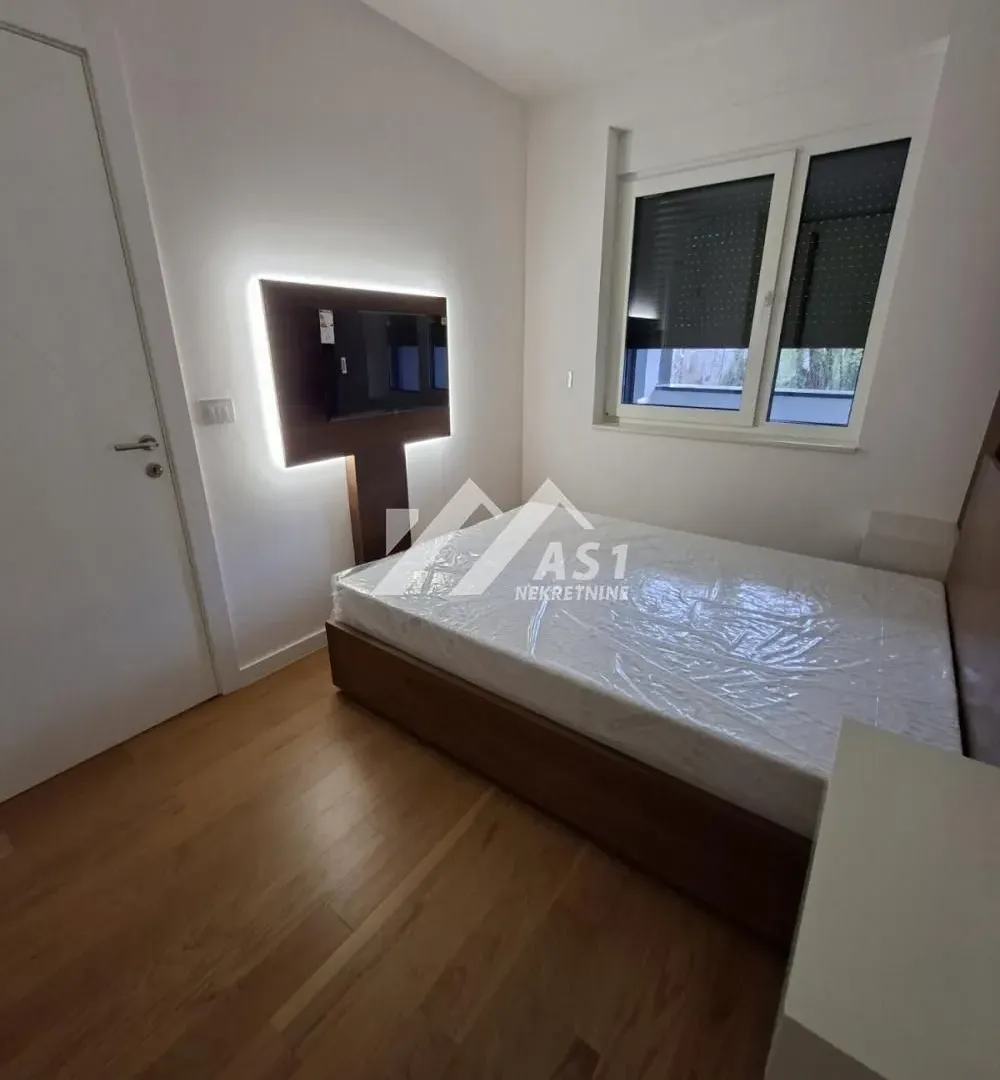 Izdavanje, jednosoban stan, 36m², Bulevar Evrope, Novi Sad Sve Podlokacije