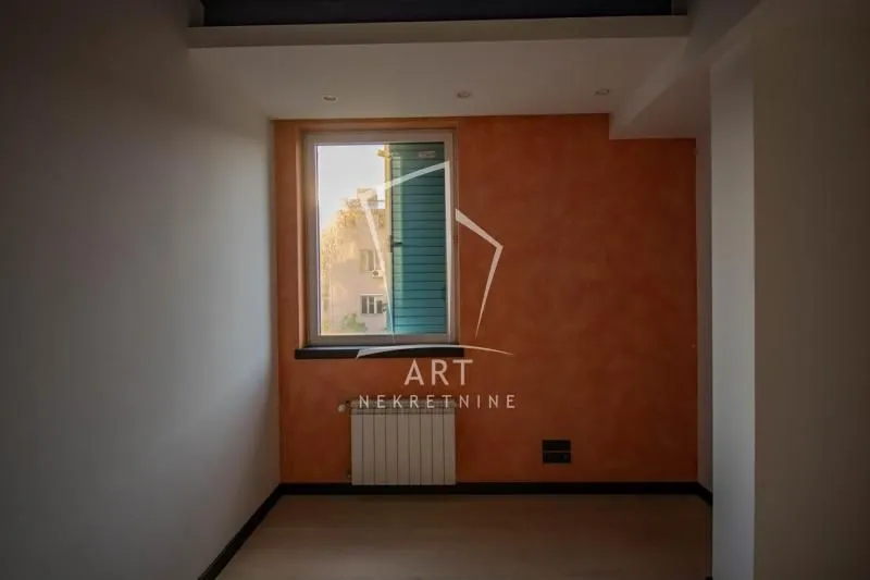 Sale, four bedroom apartment, 150m², Kalenić Pijaca, Vračar Sve Podlokacije