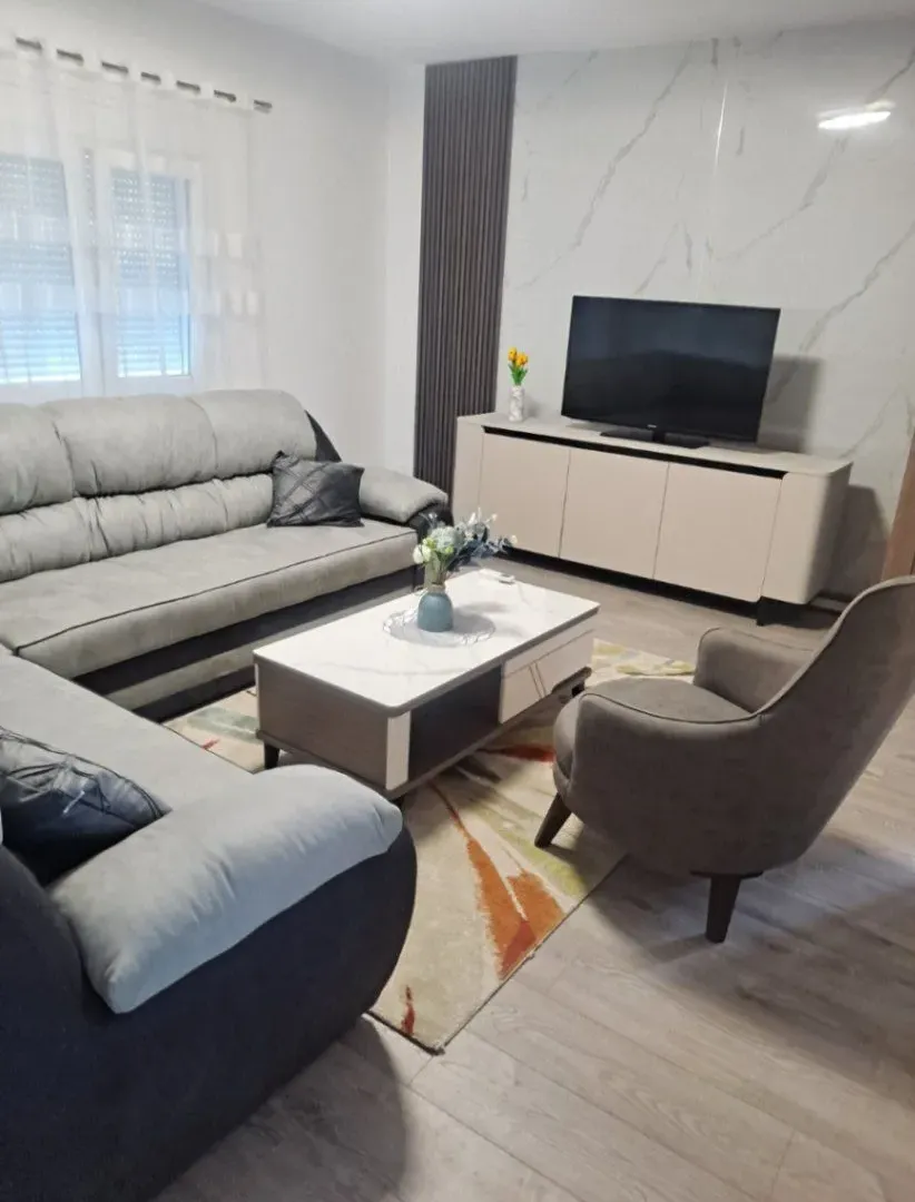 Rent, three bedroom apartment, 130m², Stari Aerodrom, Podgorica