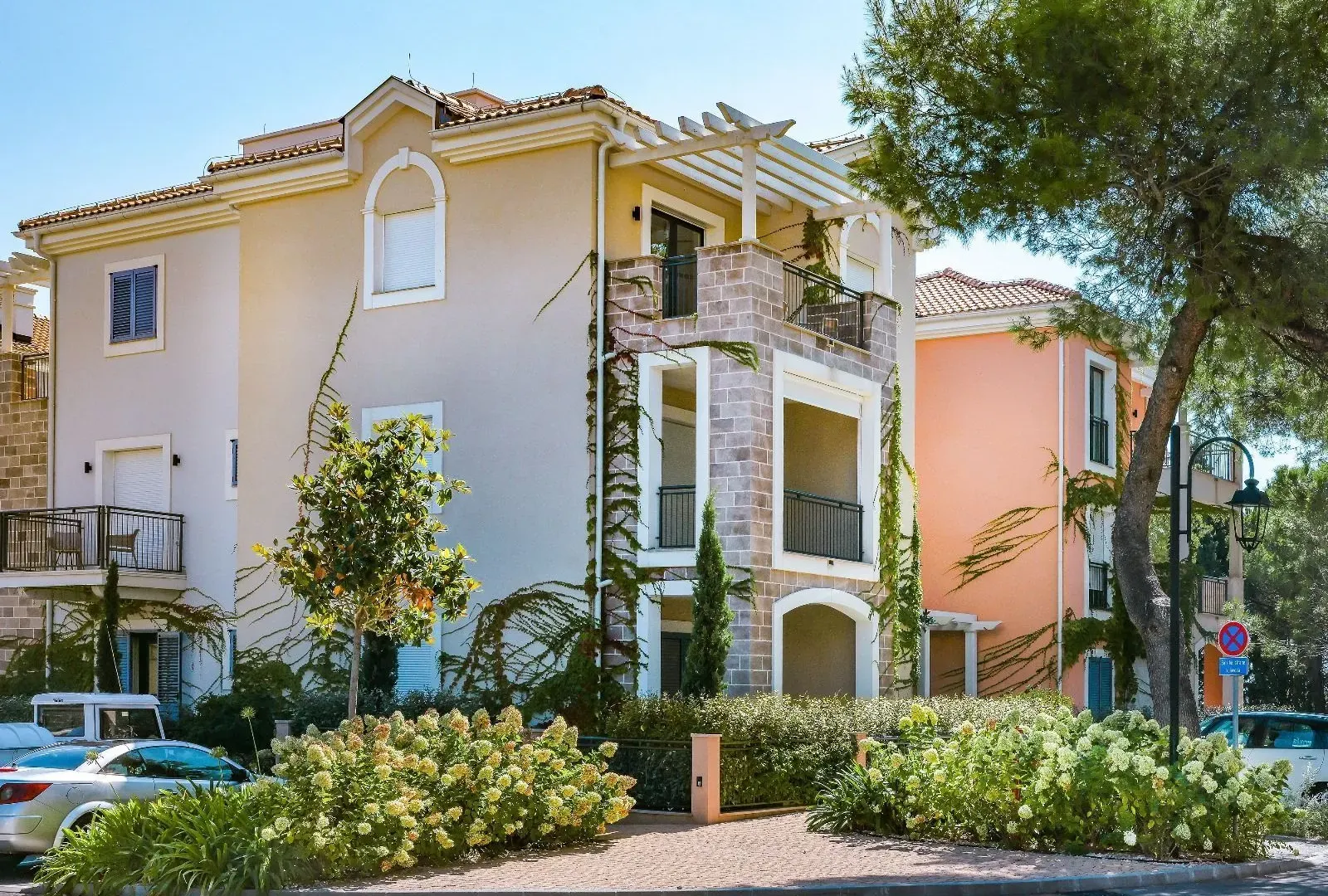 Prodaja, dvosoban stan, 98m², Luštica, Tivat
