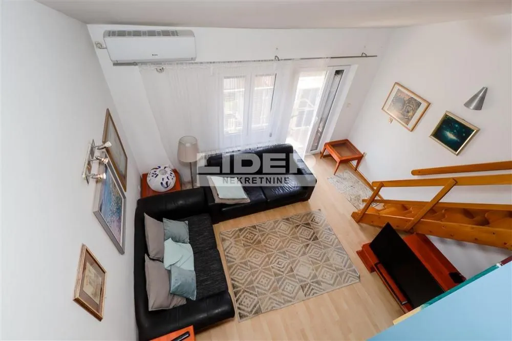 Izdavanje, četvorosoban stan, 90m², Kalenić Pijaca, Vračar Sve Podlokacije