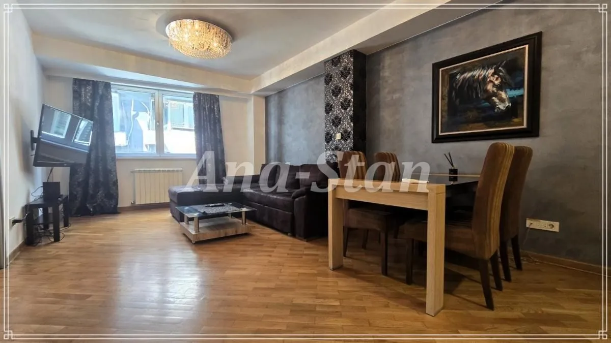 Izdavanje, trosoban stan, 89m², Savski Venac, Beograd