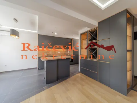 Prodaja, četvorosoban stan, 135m², Pančevo, Srbija - image 4