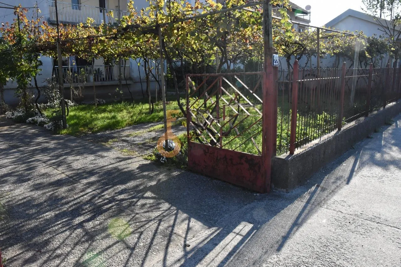 Prodaja, kuća, 200m², Masline, Podgorica