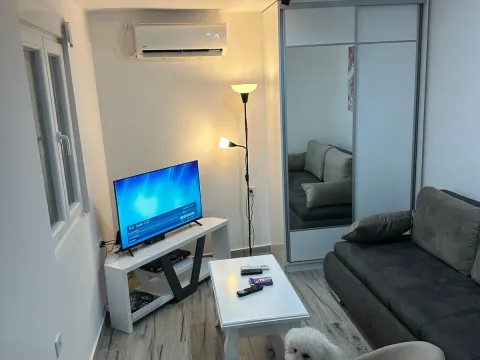 Izdavanje, jednosoban stan, 30m², Gorica C, Podgorica - image 2