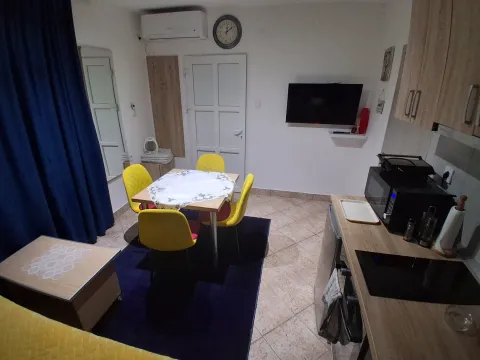 Stan-na-dan, jednosoban stan, 39m², Blok 9, Podgorica - image 2
