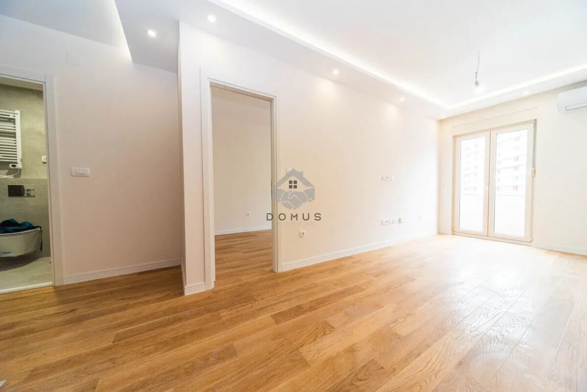 Izdavanje, poslovni prostor, 43m², Central Point, Podgorica