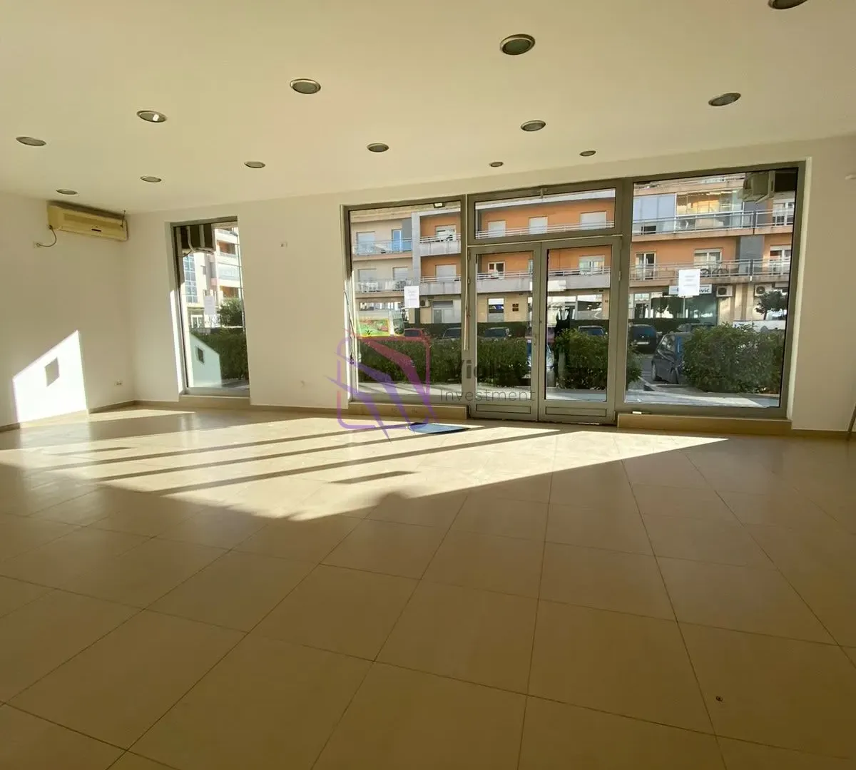 Izdavanje, poslovni prostor, 145m², City Kvart, Podgorica