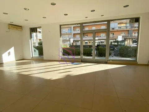 Izdavanje, poslovni prostor, 145m², City Kvart, Podgorica - image 5