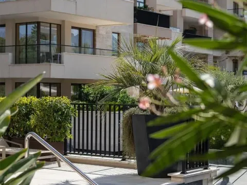 Prodaja, dvosoban stan, 186m², Tivat, Crna Gora - image 34