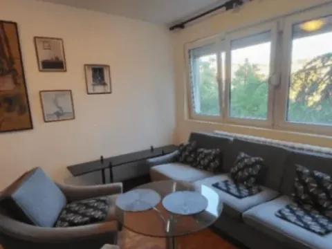 Izdavanje, dvosoban stan, 60m2, Brace Jerković, Voždovac, Beograd Izdavanje, dvosoban stan, 60m2, Brace Jerković, Voždovac, Beograd