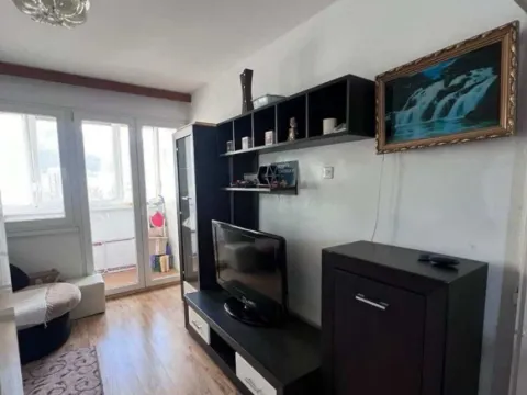 Izdavanje, jednosoban stan, 49m², Centar, Bar - image 6