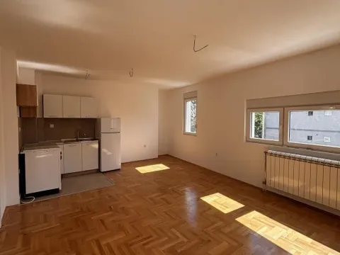 Izdavanje, dvosoban stan, 55m², Čair, Niš - image 2