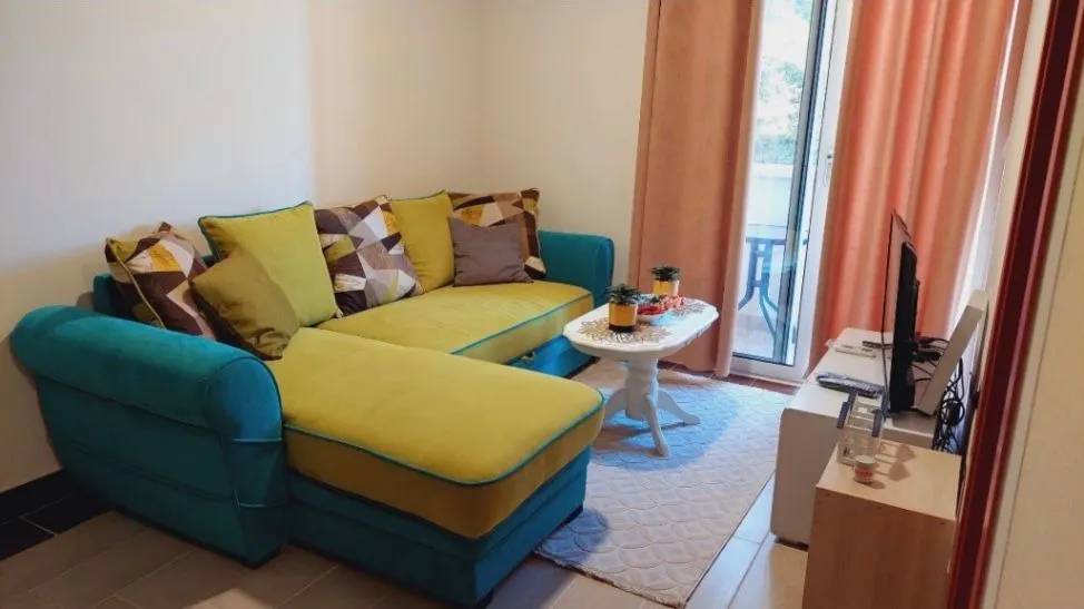 Rent, one bedroom apartment, 38m², Bečići, Budva