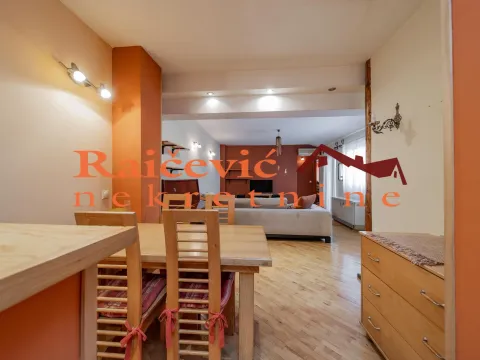 Izdavanje, trosoban stan, 80m², Vračar Hram, Vračar Sve Podlokacije - image 8