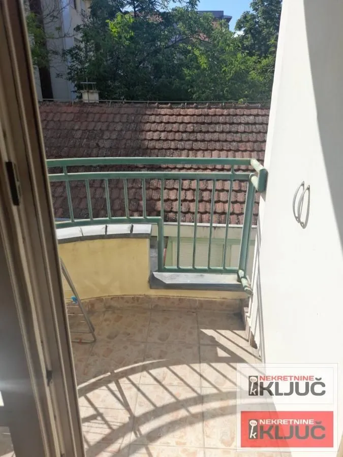 Izdavanje, garsonjera, 29m², Grbavica, Novi Sad Sve Podlokacije