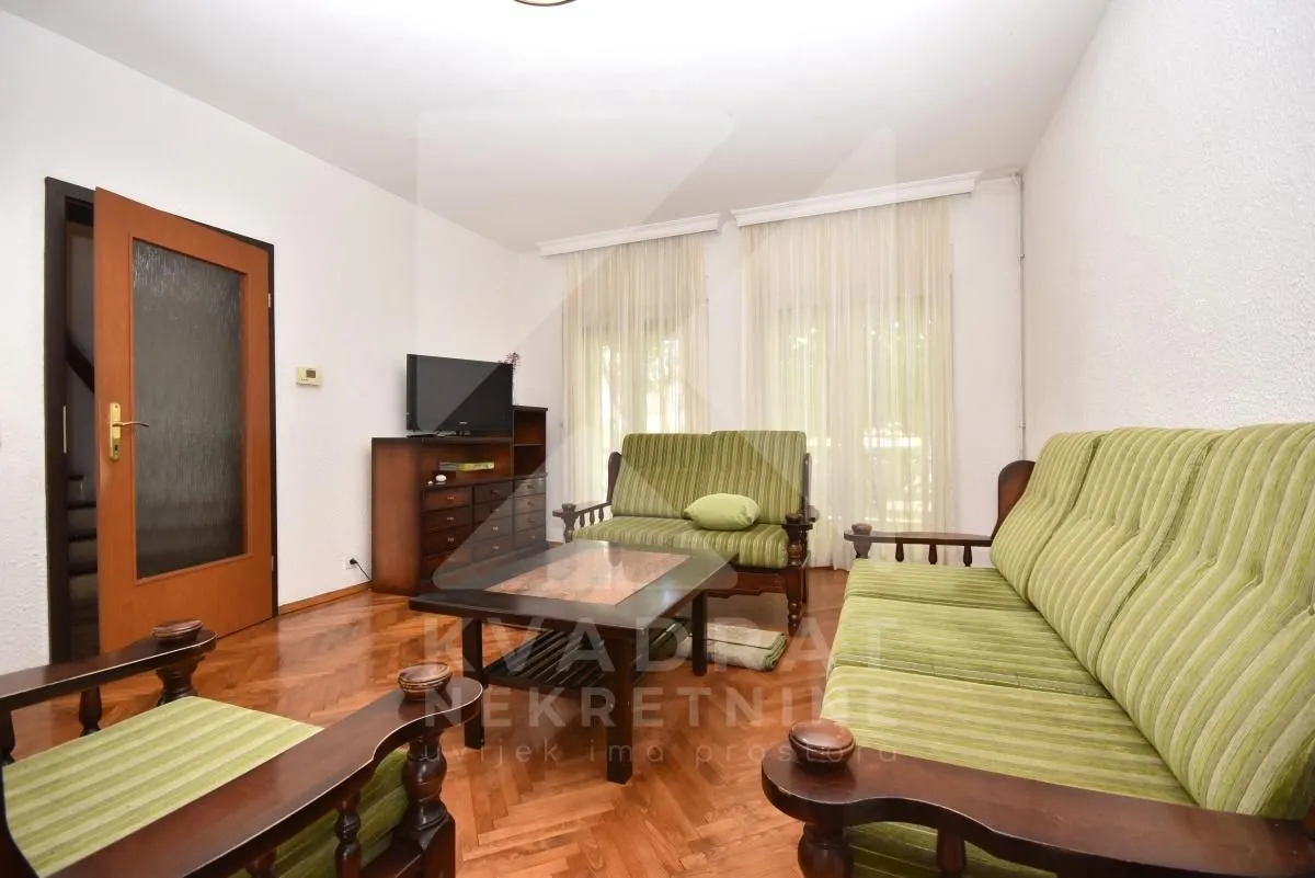 Izdavanje, kuća, 250m², Stari Aerodrom, Podgorica