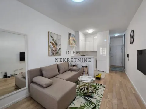 Izdavanje, garsonjera, 34m², Soho City, Bar - image 6